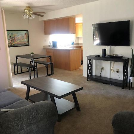 Whispering Meadows Apartments Bakersfield Bagian luar foto