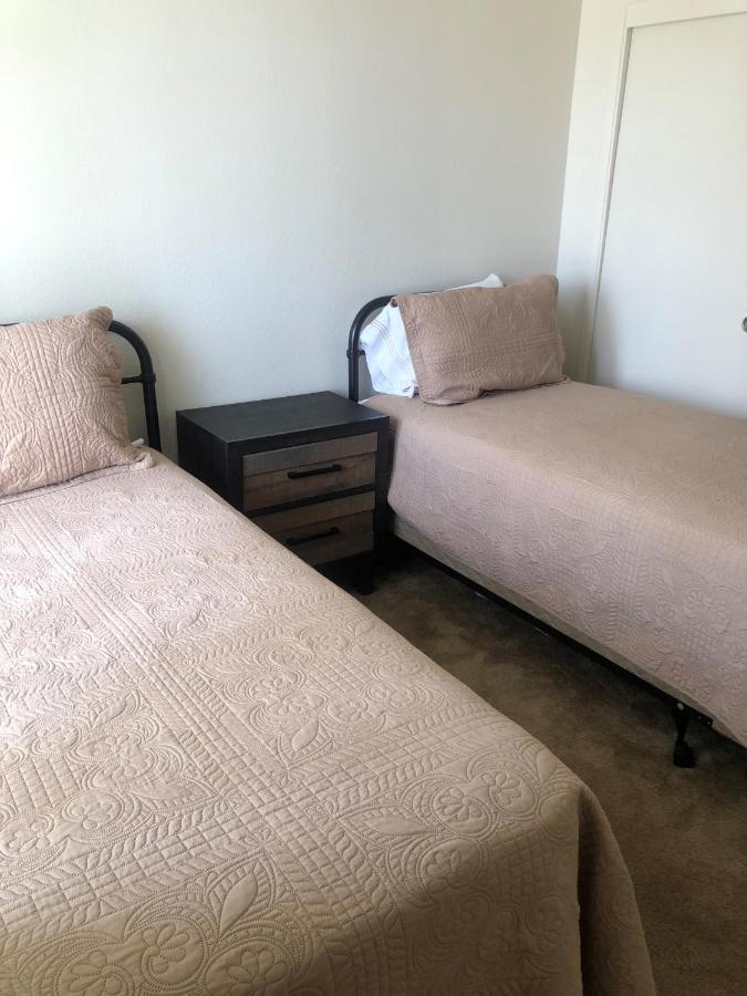 Whispering Meadows Apartments Bakersfield Bagian luar foto