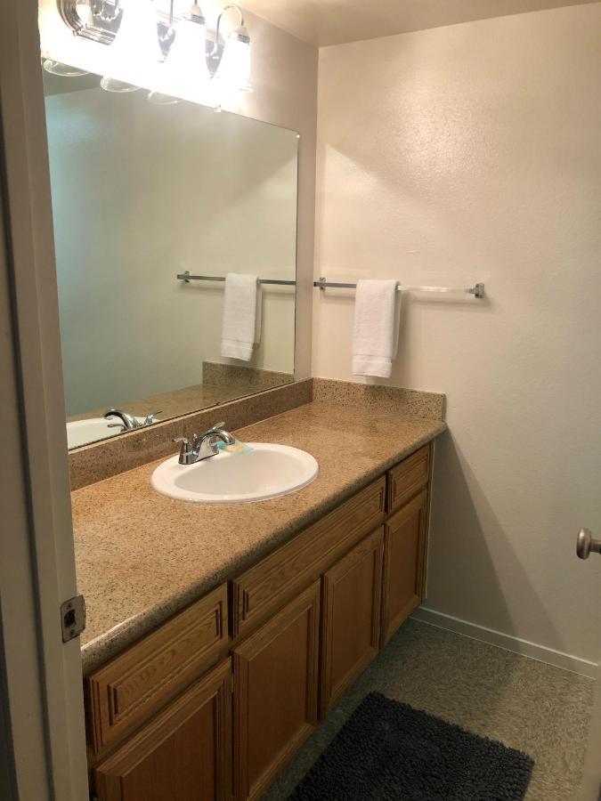Whispering Meadows Apartments Bakersfield Bagian luar foto
