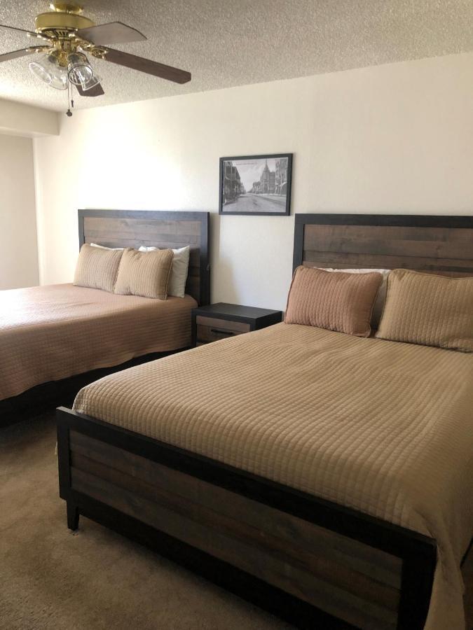 Whispering Meadows Apartments Bakersfield Bagian luar foto