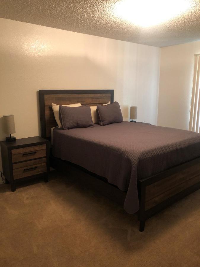 Whispering Meadows Apartments Bakersfield Bagian luar foto
