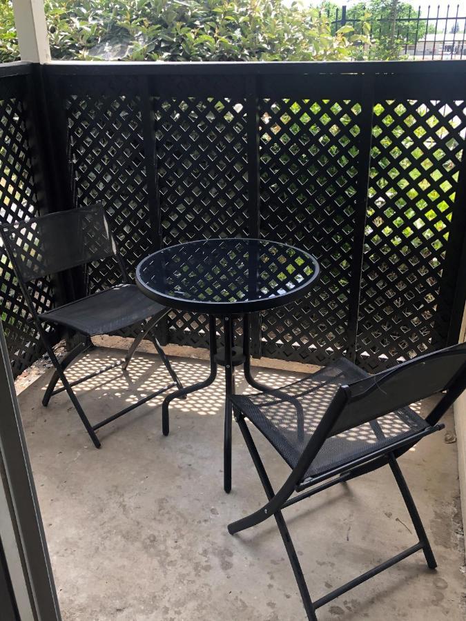 Whispering Meadows Apartments Bakersfield Bagian luar foto