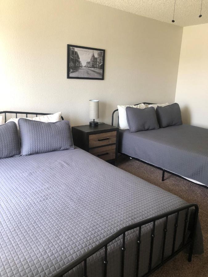 Whispering Meadows Apartments Bakersfield Bagian luar foto