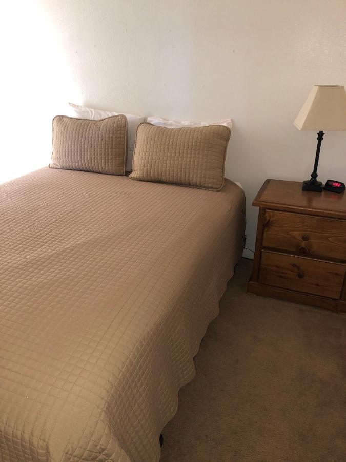 Whispering Meadows Apartments Bakersfield Bagian luar foto