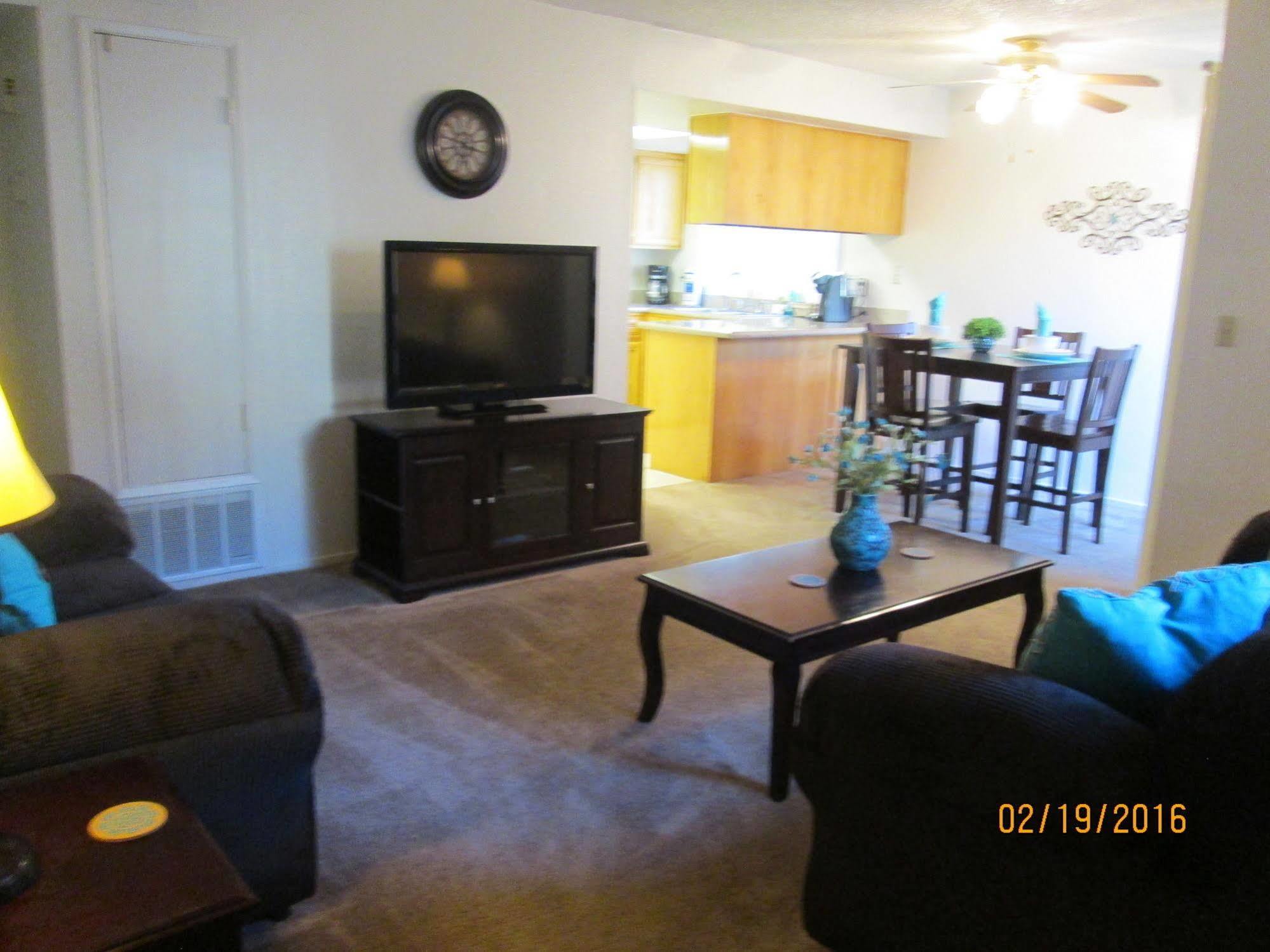 Whispering Meadows Apartments Bakersfield Bagian luar foto