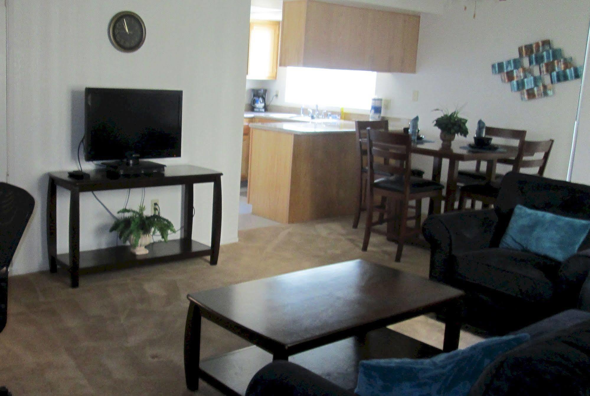 Whispering Meadows Apartments Bakersfield Bagian luar foto