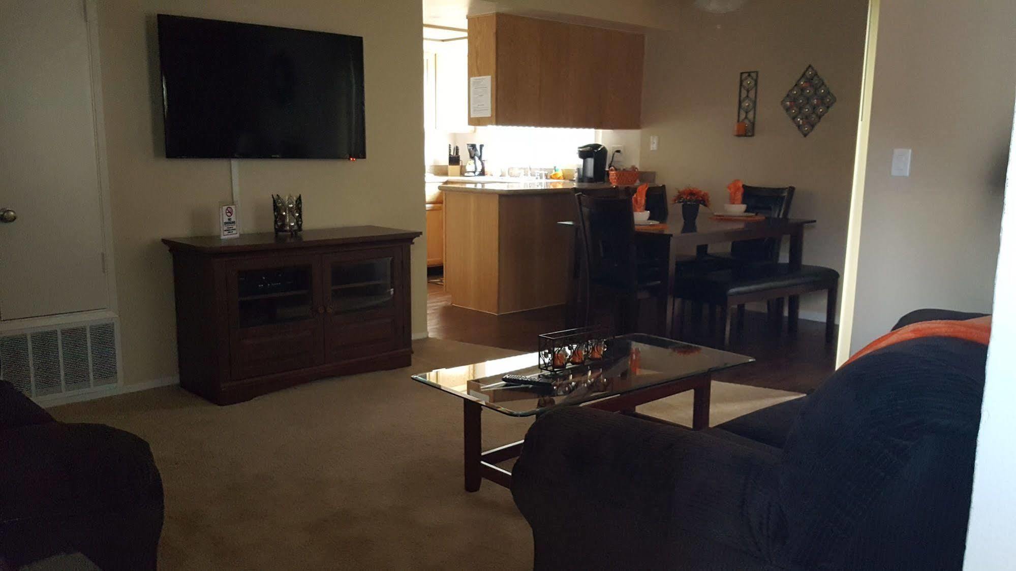 Whispering Meadows Apartments Bakersfield Bagian luar foto