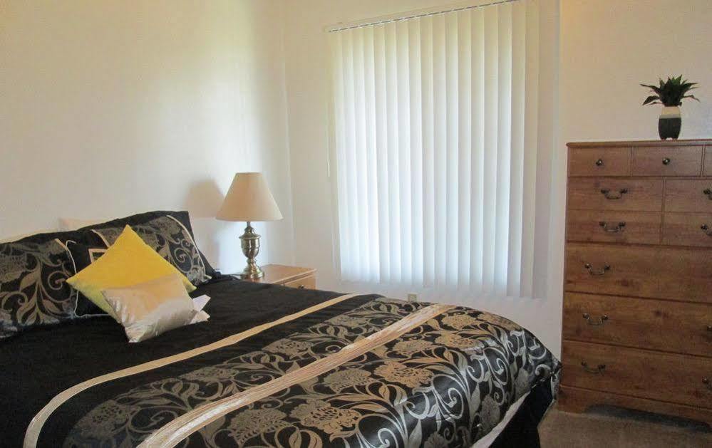 Whispering Meadows Apartments Bakersfield Bagian luar foto